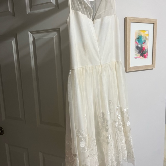 David’s Bridal wedding dress - Picture 5 of 6